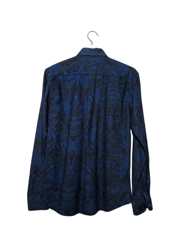 Raštuoti marškiniai, S