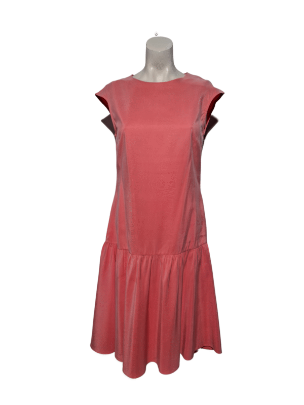 Rožinė suknelė, M