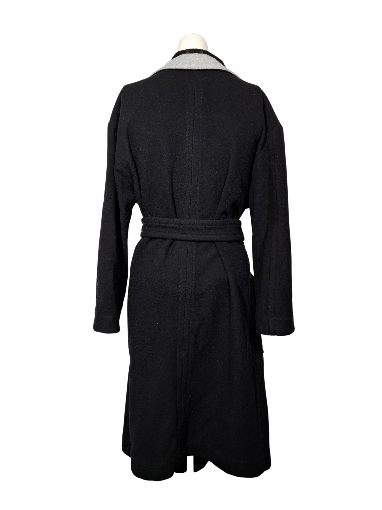 Juodas SISLEY paltas, L