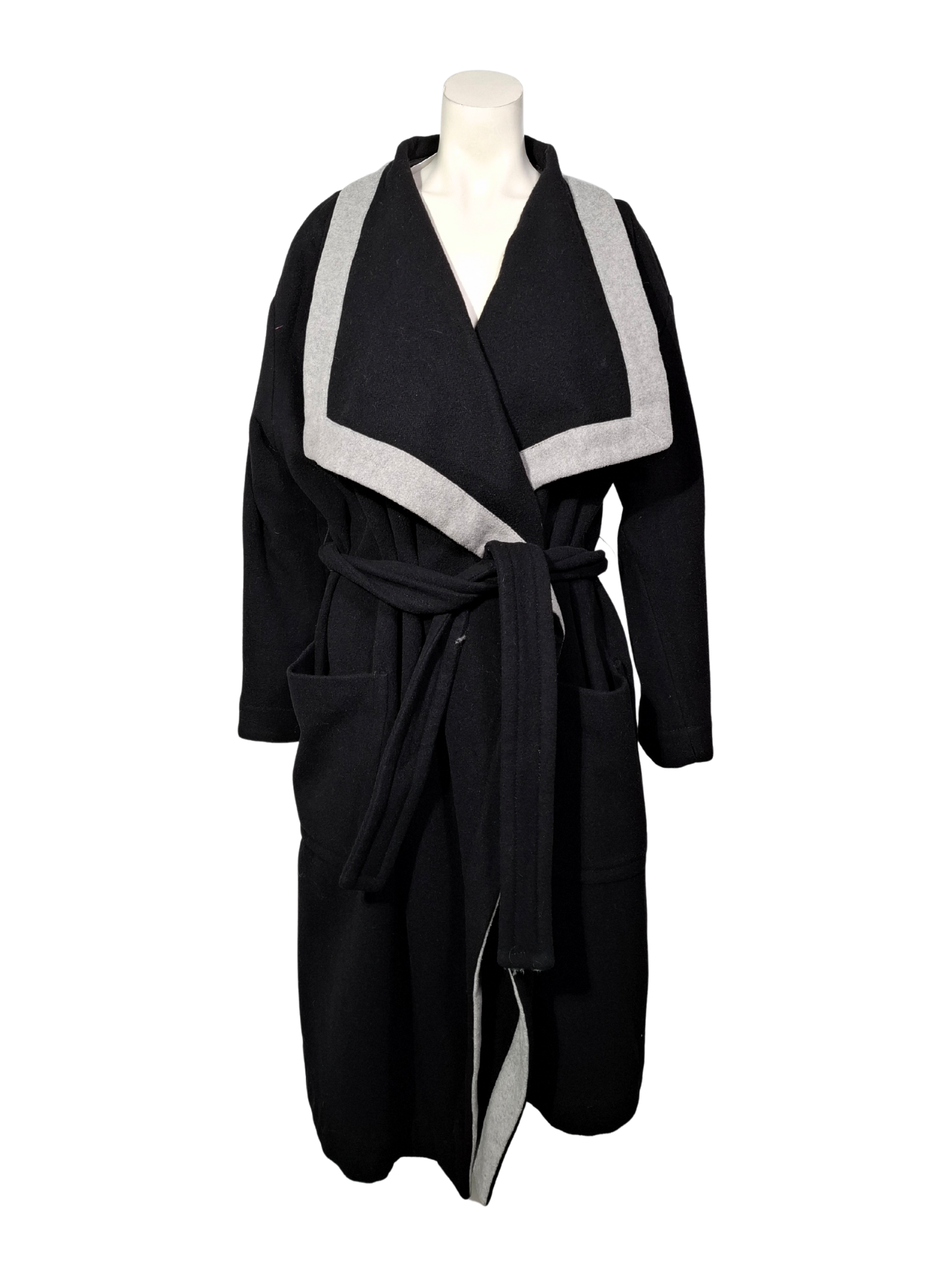 Juodas SISLEY paltas, L