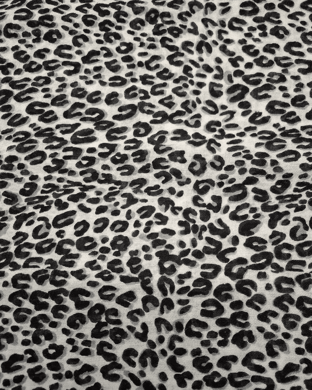Leopardinio rašto šalikas